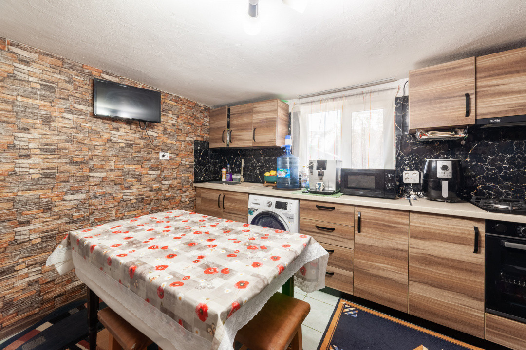 Casă Ștefănești – 1 km de Primărie | Curte mare, zonă liniștită