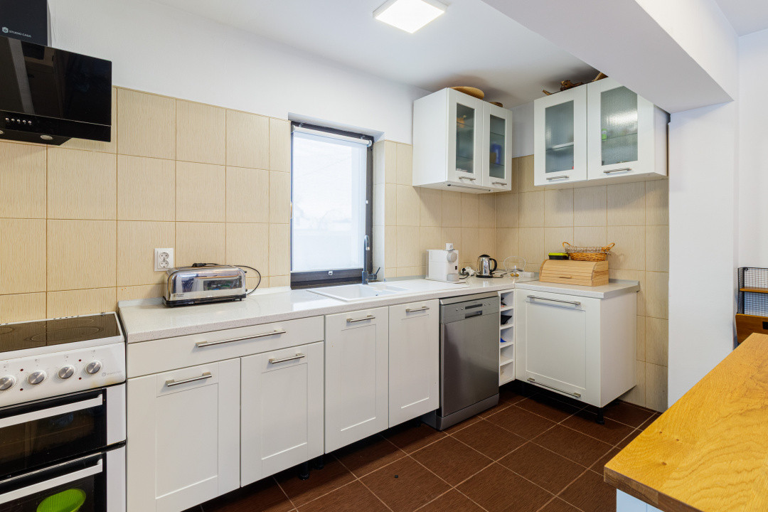 Casa Corbeanca - Curte si liniste