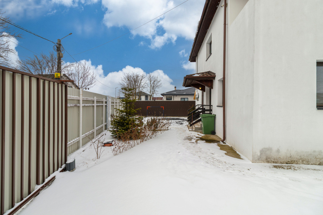 Casa Corbeanca - Curte si liniste