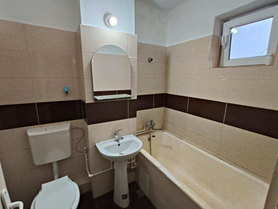 Apartament 3 camere de vânzare – zona 9 Mai, Târgu Jiu