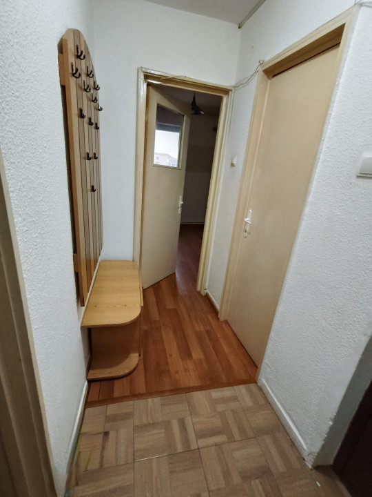 Apartament 3 camere de vânzare – zona 9 Mai, Târgu Jiu