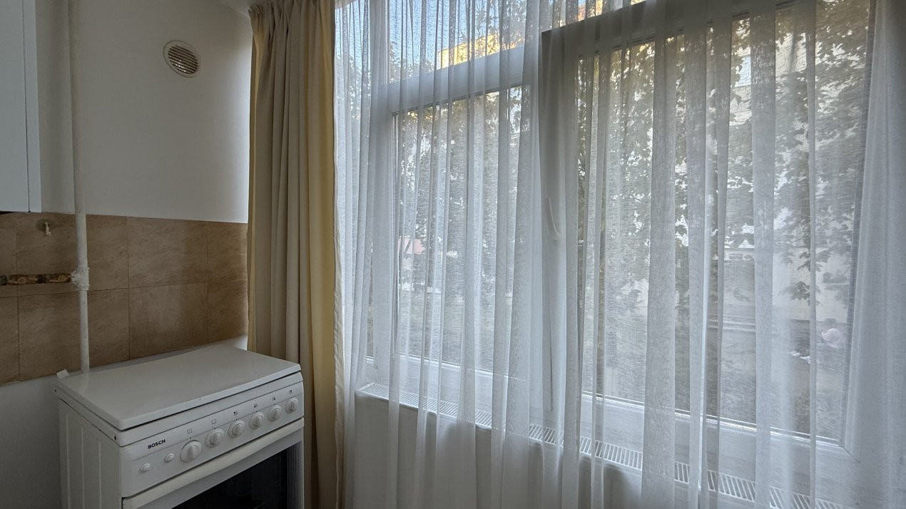 Garsonieră decomandată Pitești -Găvana!