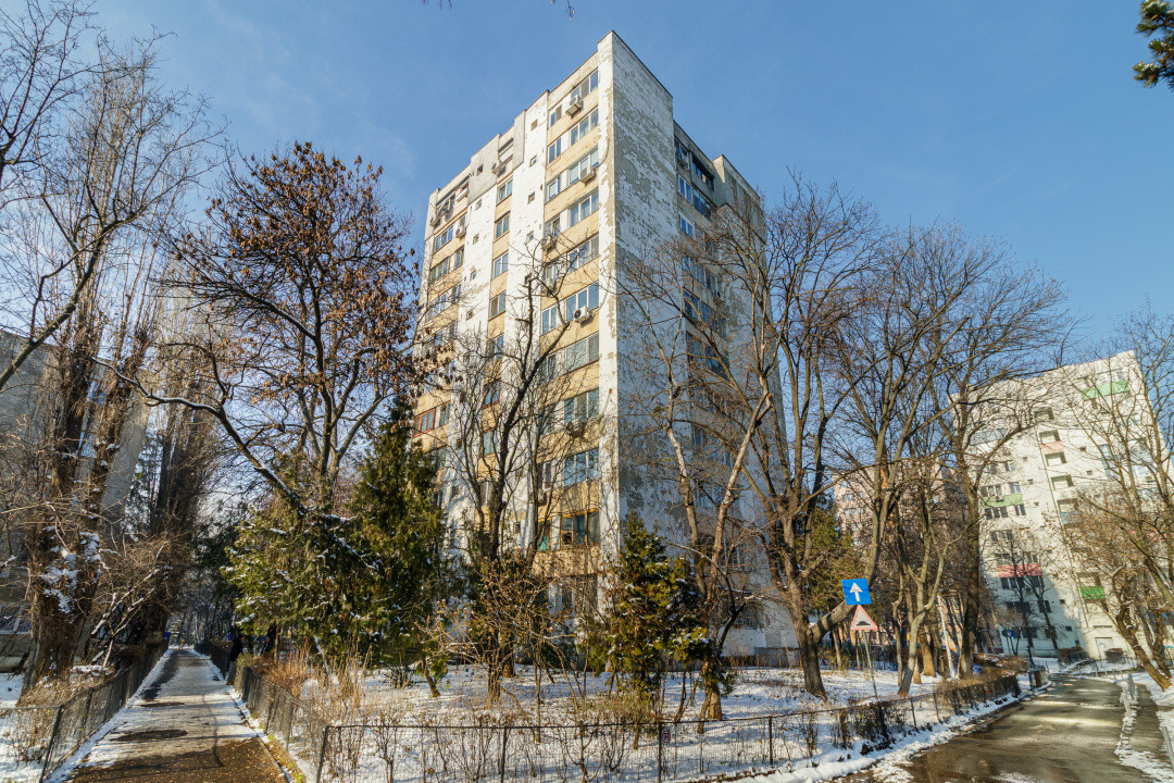 3 camere de inchiriat – Berceni, zona Brancoveanu – Covasna