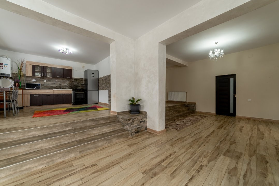 Casa primitoare de închiriat in Valea Ursului-spațiu, natura si liniște