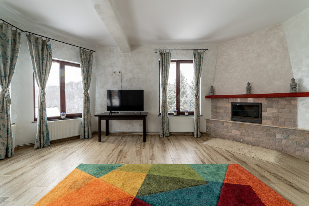 Casa primitoare de închiriat in Valea Ursului-spațiu, natura si liniște