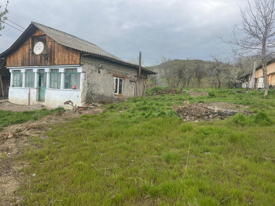 Teren intravilan 2.200 mp cu constructie existenta –Calinesti- Vranesti-Arges!