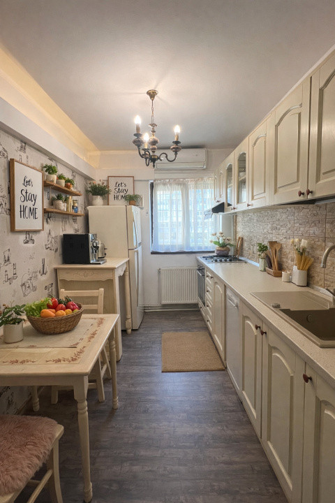 Apartament ultracentral Pitești – 3 camere decomandat, 82 mp, ideal investiție 