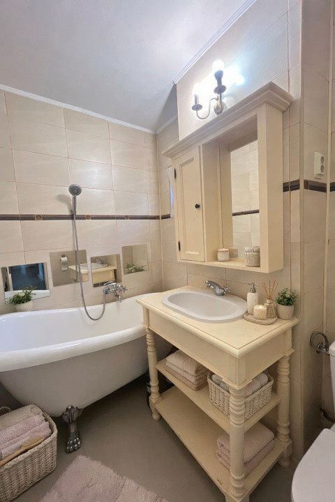 Apartament ultracentral Pitești – 3 camere decomandat, 82 mp, ideal investiție 