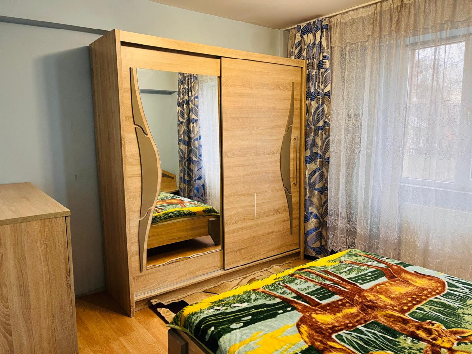 Apartament spatios 2 camere, bloc 2002 – Craiovita Noua, zona Promenada Mall