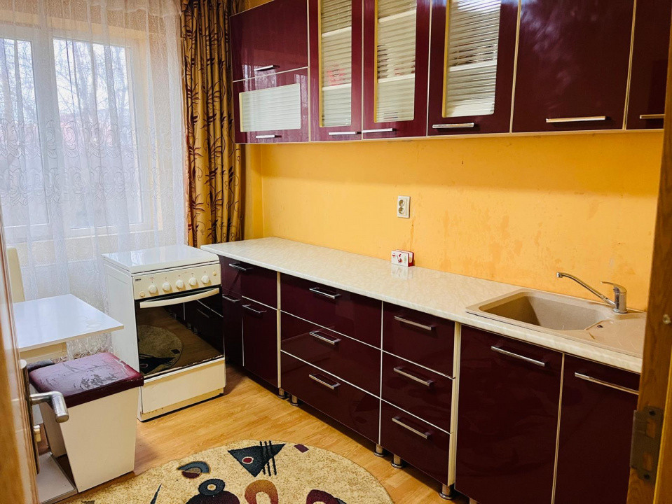 Apartament spatios 2 camere, bloc 2002 – Craiovita Noua, zona Promenada Mall