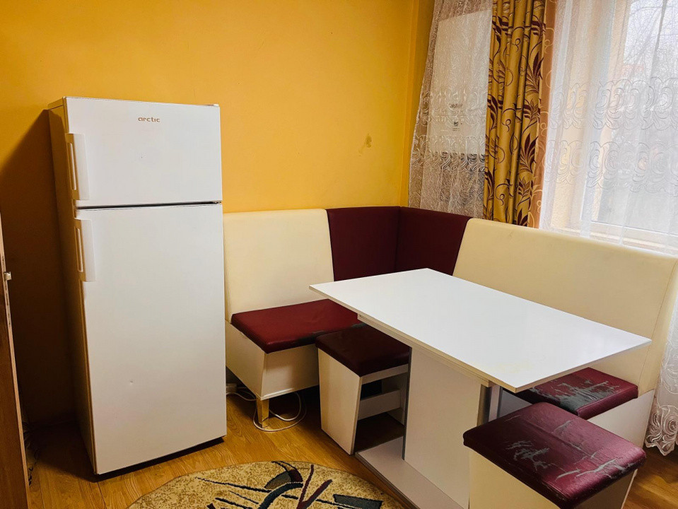 Apartament spatios 2 camere, bloc 2002 – Craiovita Noua, zona Promenada Mall