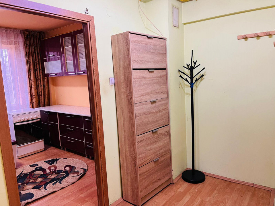 Apartament spatios 2 camere, bloc 2002 – Craiovita Noua, zona Promenada Mall