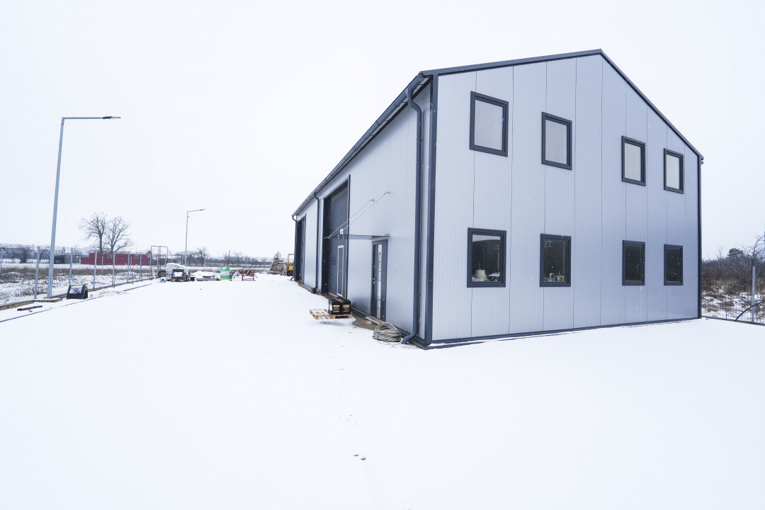 Hala moderna 2025 cu birouri premium si spatiu depozitare 174,50 mp – zona Metro