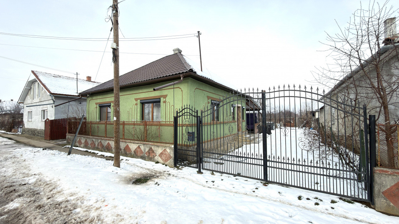 Casă 3 camere, Teren 1.461 mp Loc. Lucăceni Jud. Satu Mare
