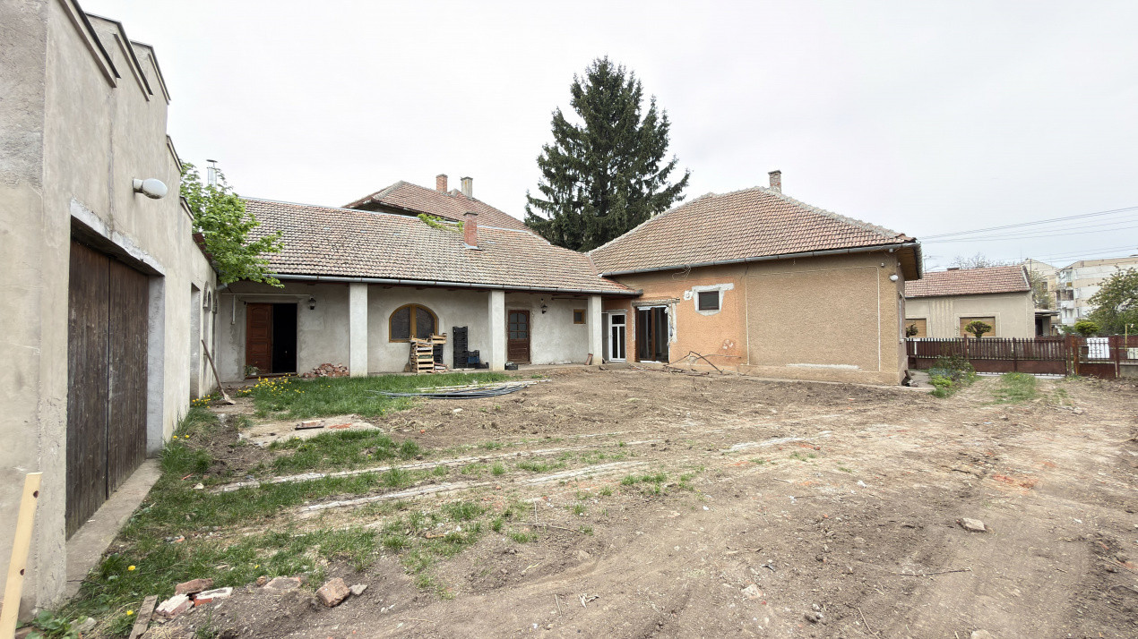 Proprietate cu 2 case | Teren 546 mp | Str. Albinelor Nr.18 - Carei