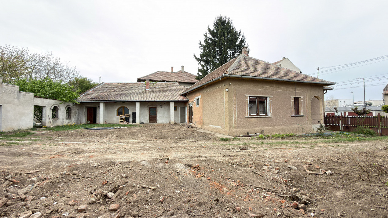 Proprietate cu 2 case | Teren 546 mp | Str. Albinelor Nr.18 - Carei