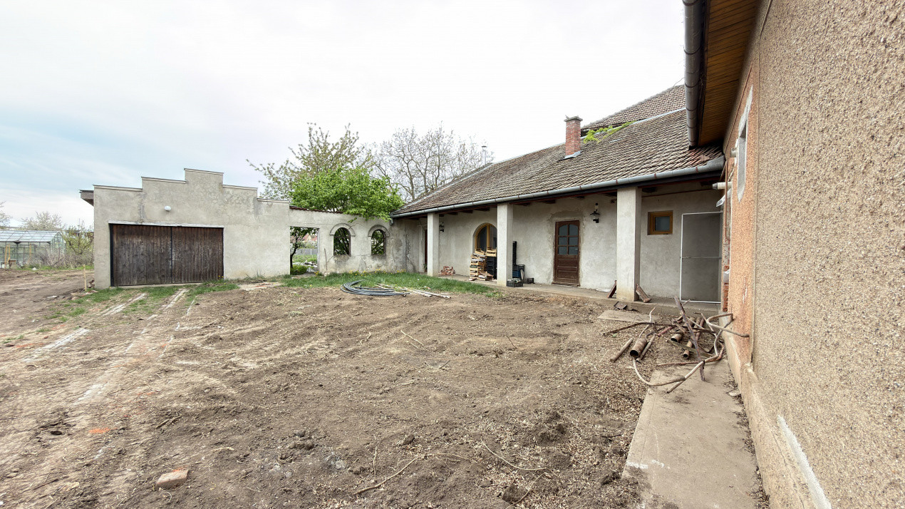 Proprietate cu 2 case | Teren 546 mp | Str. Albinelor Nr.18 - Carei