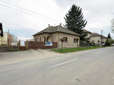 Proprietate cu 2 case | Teren 546 mp | Str. Albinelor Nr.18 - Carei