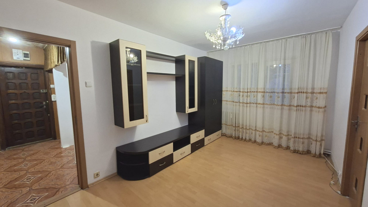 Apartament 2 camere vis-a-vis de Liceul Odobescu
