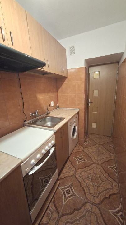 Apartament 2 camere vis-a-vis de Liceul Odobescu