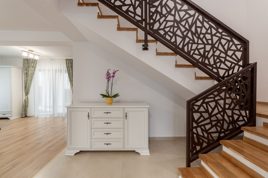 De închiriat Casa modernă nouă în Stefanesti-5 min Pitești! 