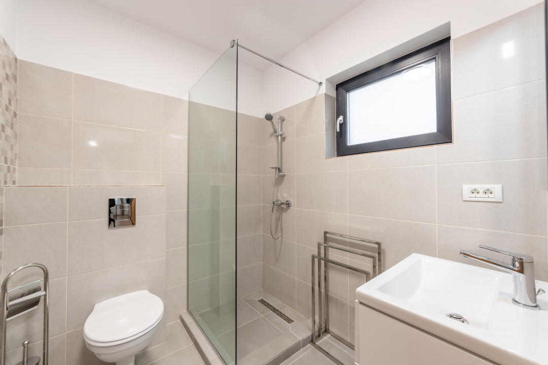 De închiriat Casa modernă nouă în Stefanesti-5 min Pitești! 