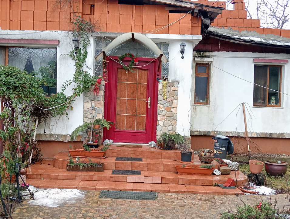 Casa 3 camere cu teren generos, 5808 mp, Pucioasa