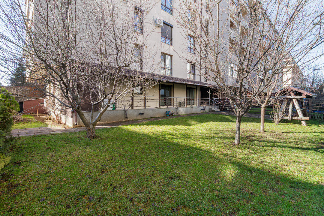 Apartament decomandat cu curte proprie de 170 mp