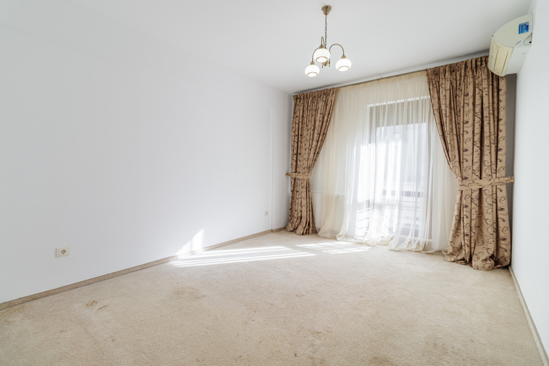 Apartament decomandat cu curte proprie de 170 mp