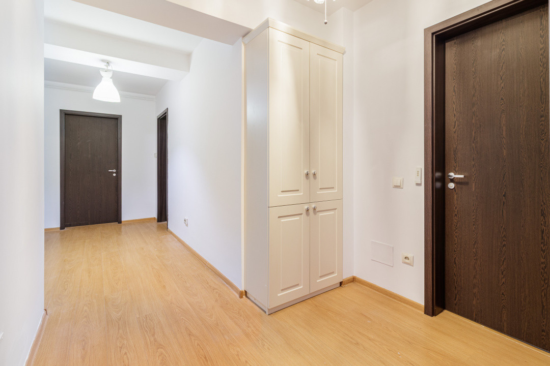 Apartament decomandat cu curte proprie de 170 mp