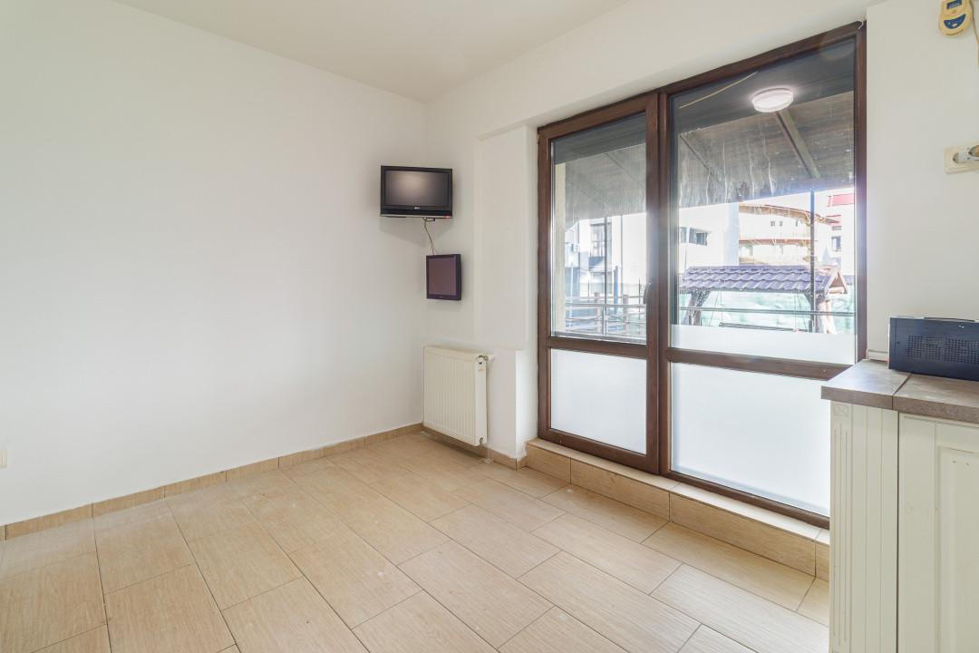 Apartament decomandat cu curte proprie de 170 mp