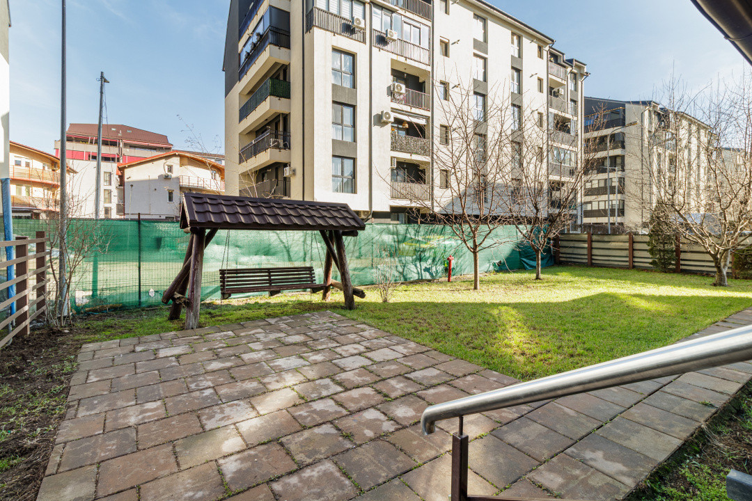 Apartament decomandat cu curte proprie de 170 mp