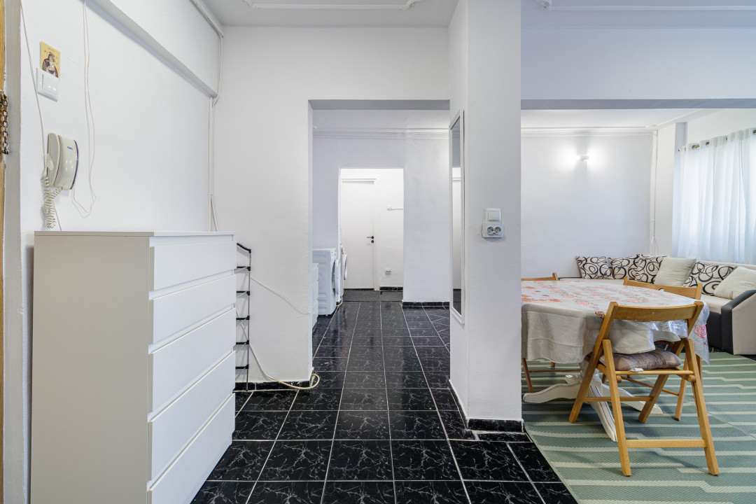 3 camere, Metrou Constantin Brancusi 