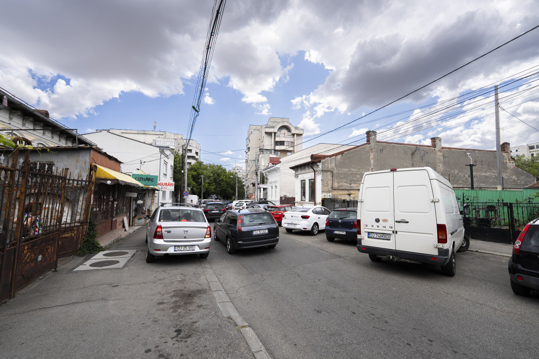 Spatiu comercial stradal, pozitie strategica – N. Balcescu, zona Piata Centrala