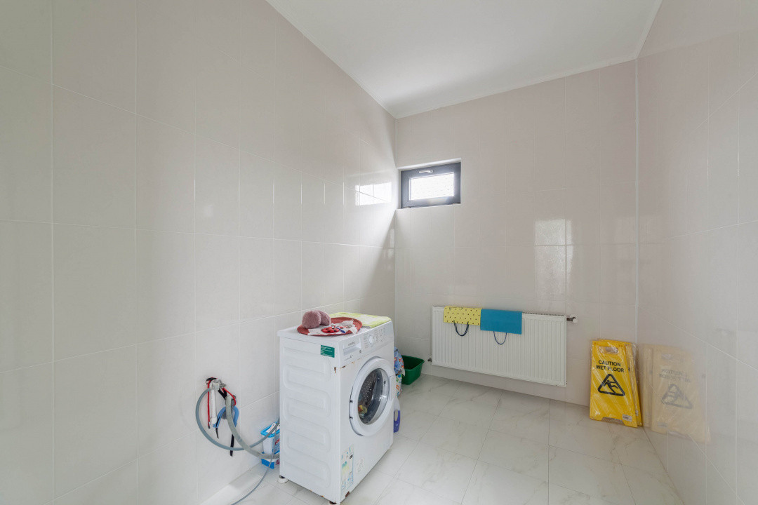 Clădire industrială / comercială – 320 mp utili | Teren 3.200 mp