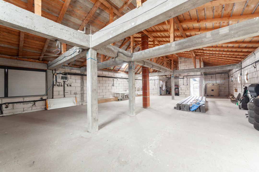 Clădire industrială / comercială – 320 mp utili | Teren 3.200 mp