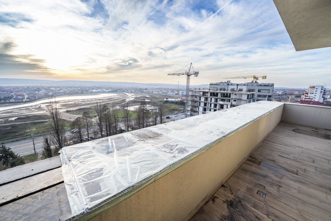 Apartament 3 camere cu priveliște 