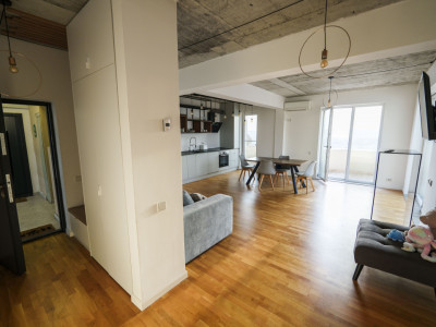 Apartament 3 camere cu priveliște 