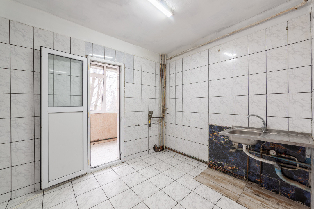 Apartament 2 camere, decomandat, etaj 1, Gavana