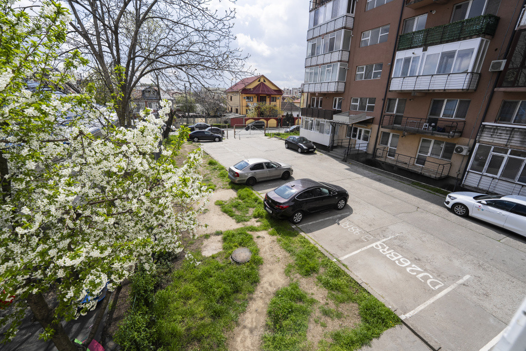 Apartament primitor 2 camere, bloc 2004 - Craiovita Noua, zona Promenada Mall