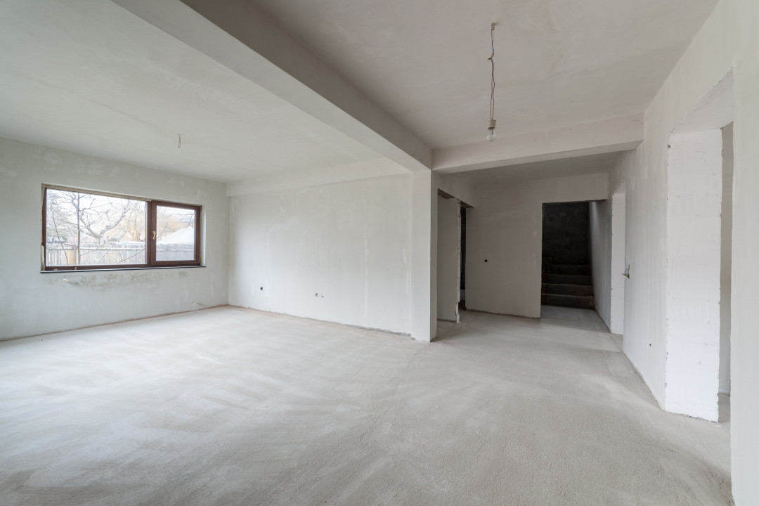 Casa sptioasa cu potential real in Maracineni la 5 pasi de Pitesti-Arges!