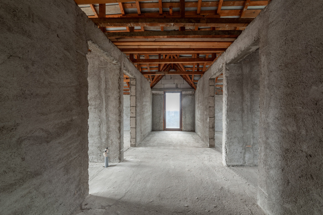 Casa sptioasa cu potential real in Maracineni la 5 pasi de Pitesti-Arges!