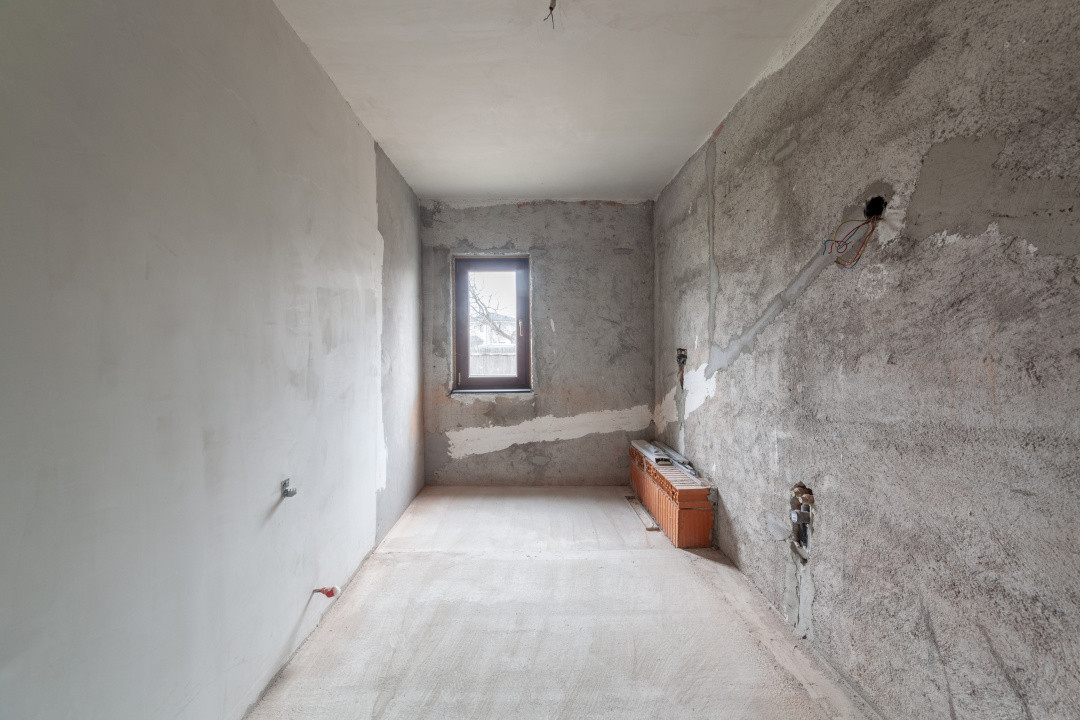 Casa sptioasa cu potential real in Maracineni la 5 pasi de Pitesti-Arges!