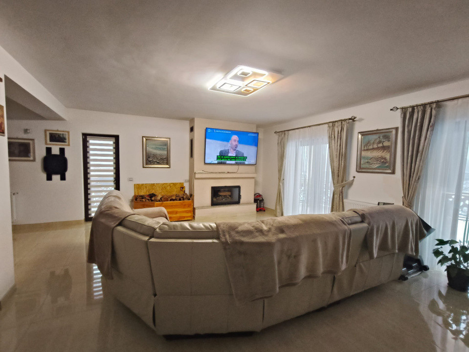 Casă P+1 modernă, complet echipată, cu teren mult, la Crasna