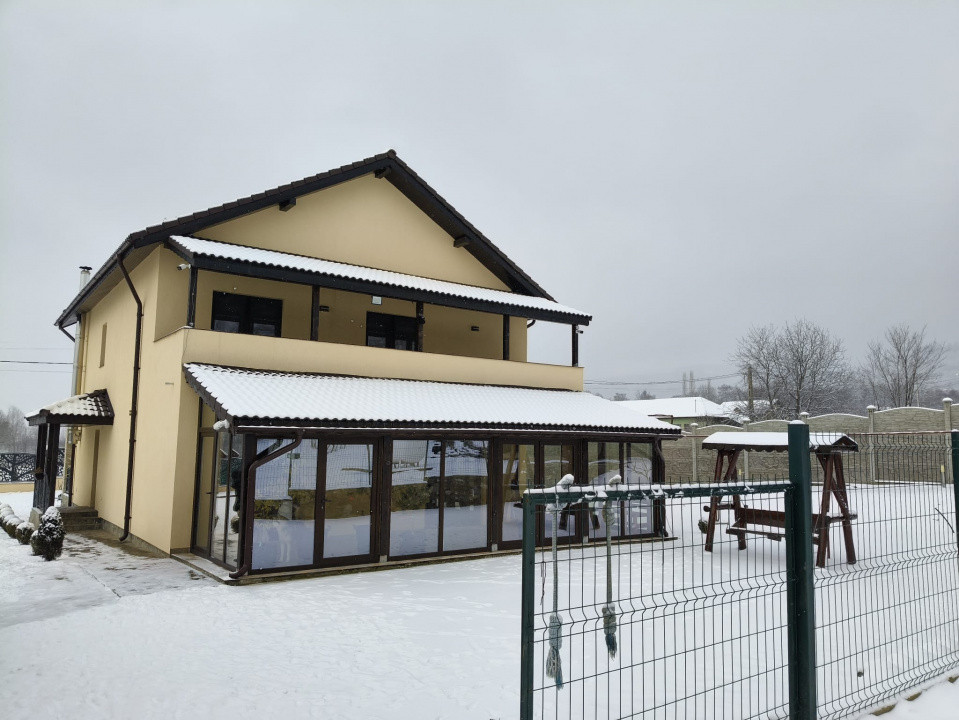 Casă P+1 modernă, complet echipată, cu teren mult, la Crasna