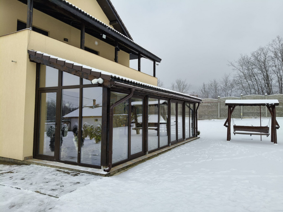 Casă P+1 modernă, complet echipată, cu teren mult, la Crasna