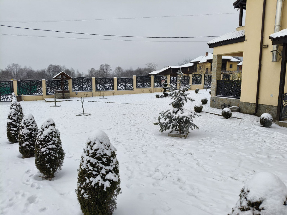 Casă P+1 modernă, complet echipată, cu teren mult, la Crasna