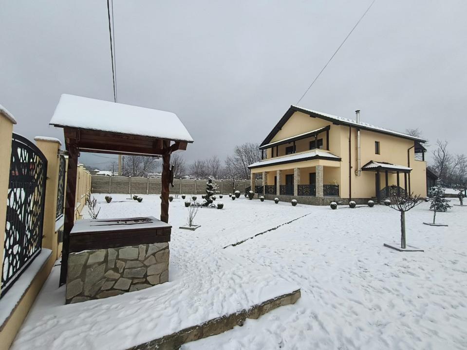 Casă P+1 modernă, complet echipată, cu teren mult, la Crasna