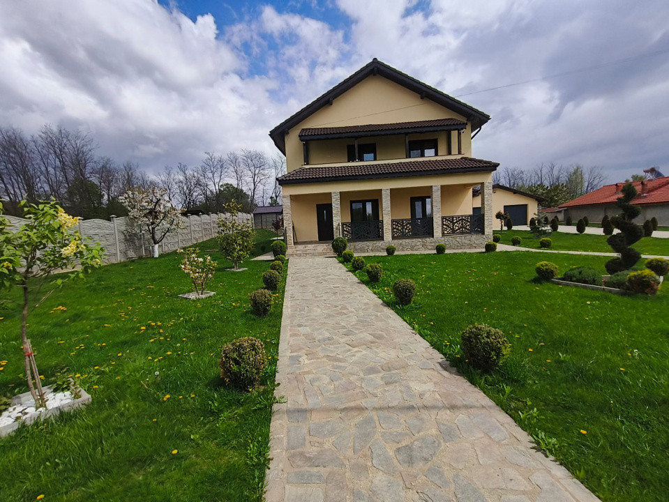 Casă P+1 modernă, complet echipată, cu teren mult, la Crasna