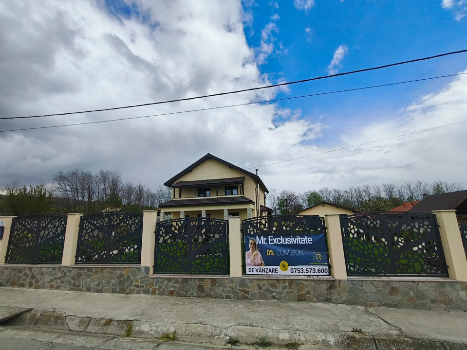 Casă P+1 modernă, complet echipată, cu teren mult, la Crasna